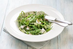 groene salade met pistachenoten